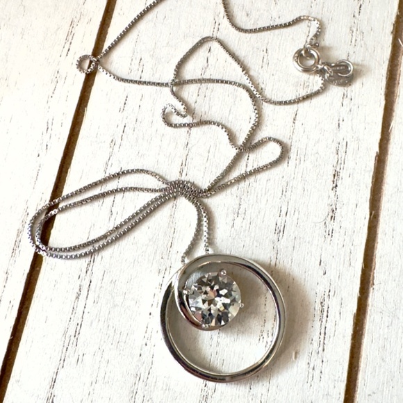 925 Sterling Silver Round Slider Pendant On Box Chain Necklace - Picture 4 of 8